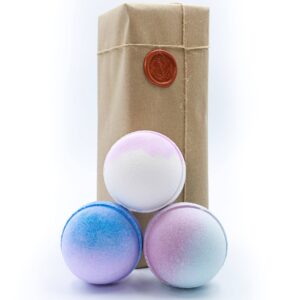 Let yourself into a sweet dream with our Candyfloss, Marshmallow and Bubblegum Bath Bomb Set. Filled with delicious mouth-watering scents. Perfect for any candy lover to enjoy in the bath.