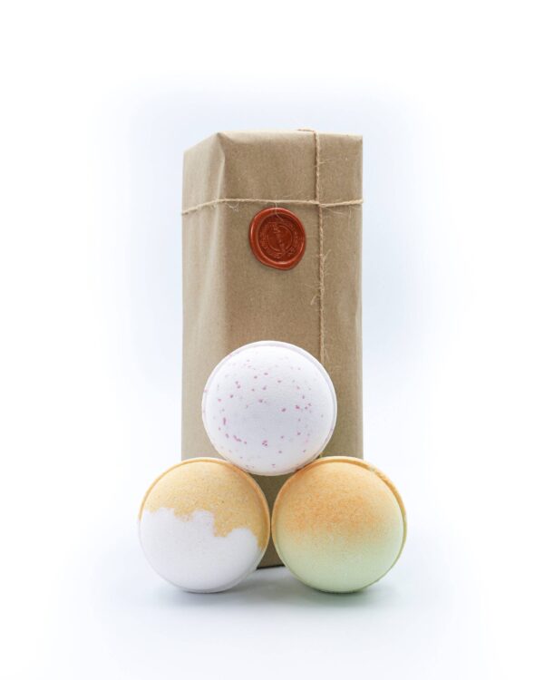 Looking for refreshing and citrusy scents, look no further than our Coconut, Lime Mango and Lemon Zest Bath Bomb Set. With soft calming scents and with three lovely bath bombs to choose from why not let yourself indulge.