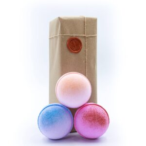 Time for a sweet treat? Try our Bubblegum, Pink Grapefruit and Raspberry Slush Bath Bomb set, perfect for anyone who loves a fruity and sugary scent.