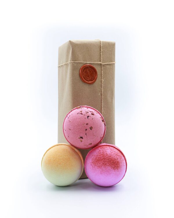 Our Rhubarb & Rose, Lime Mango and Raspberry Slush Bath Bomb Set is the perfect fruity scent.