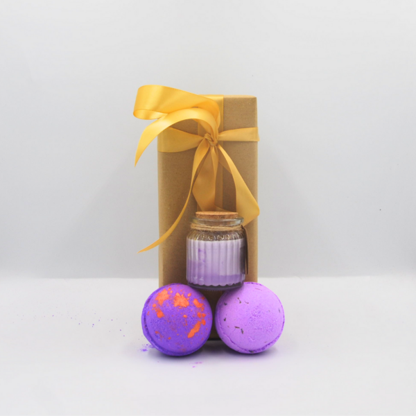 Find and enjoy a randomised combination of Brighton Soap soy candles as well as two fantastic bath bombs. The perfect way to create the ultimate feeling of relaxation in your bathroom.