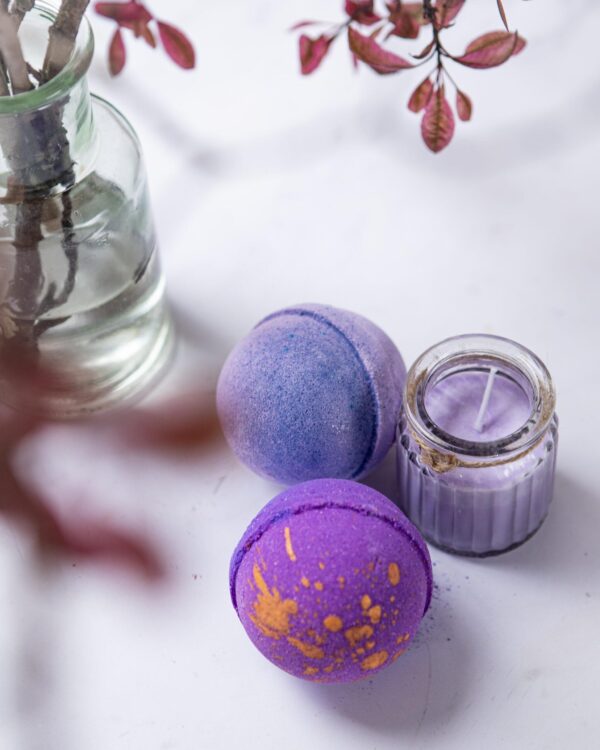 Find and enjoy a randomised combination of Brighton Soap soy candles as well as two fantastic bath bombs. The perfect way to create the ultimate feeling of relaxation in your bathroom.